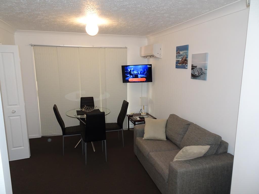 Costa D'Ora Holiday Apartments Gold Coast Room photo