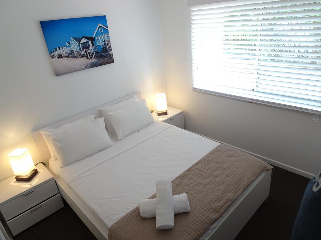 Costa D'Ora Holiday Apartments Gold Coast Room photo